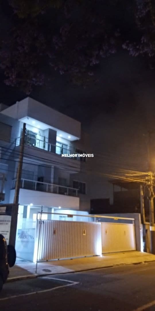 Cobertura à Venda mobiliada com 03 dormitórios sendo 01 suíte, piscina, localizada no centro de Balneário Camboriú - SC
