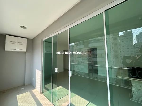 Apartamento á venda com 4 dormitórios no centro de Balneário Camboriú