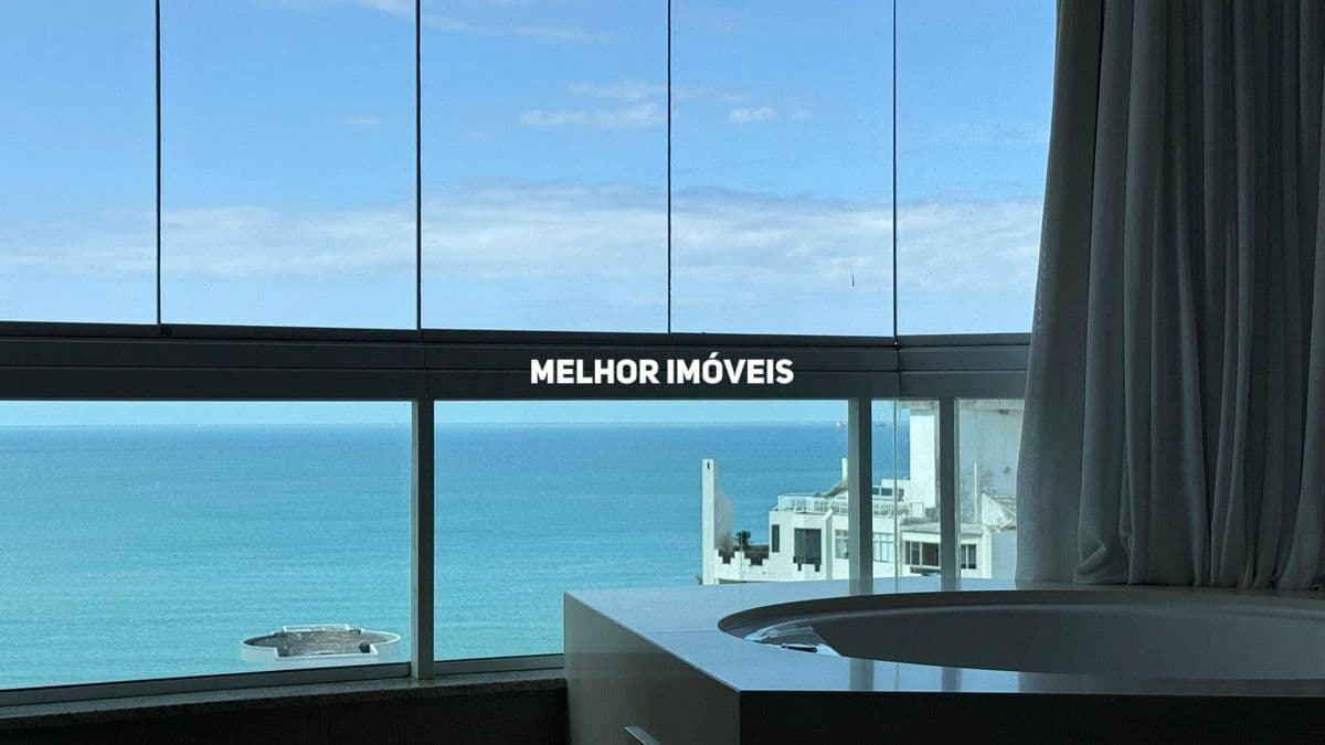 Cobertura duplex com piscina privativa e vista para o mar no Edifício Grand Royale