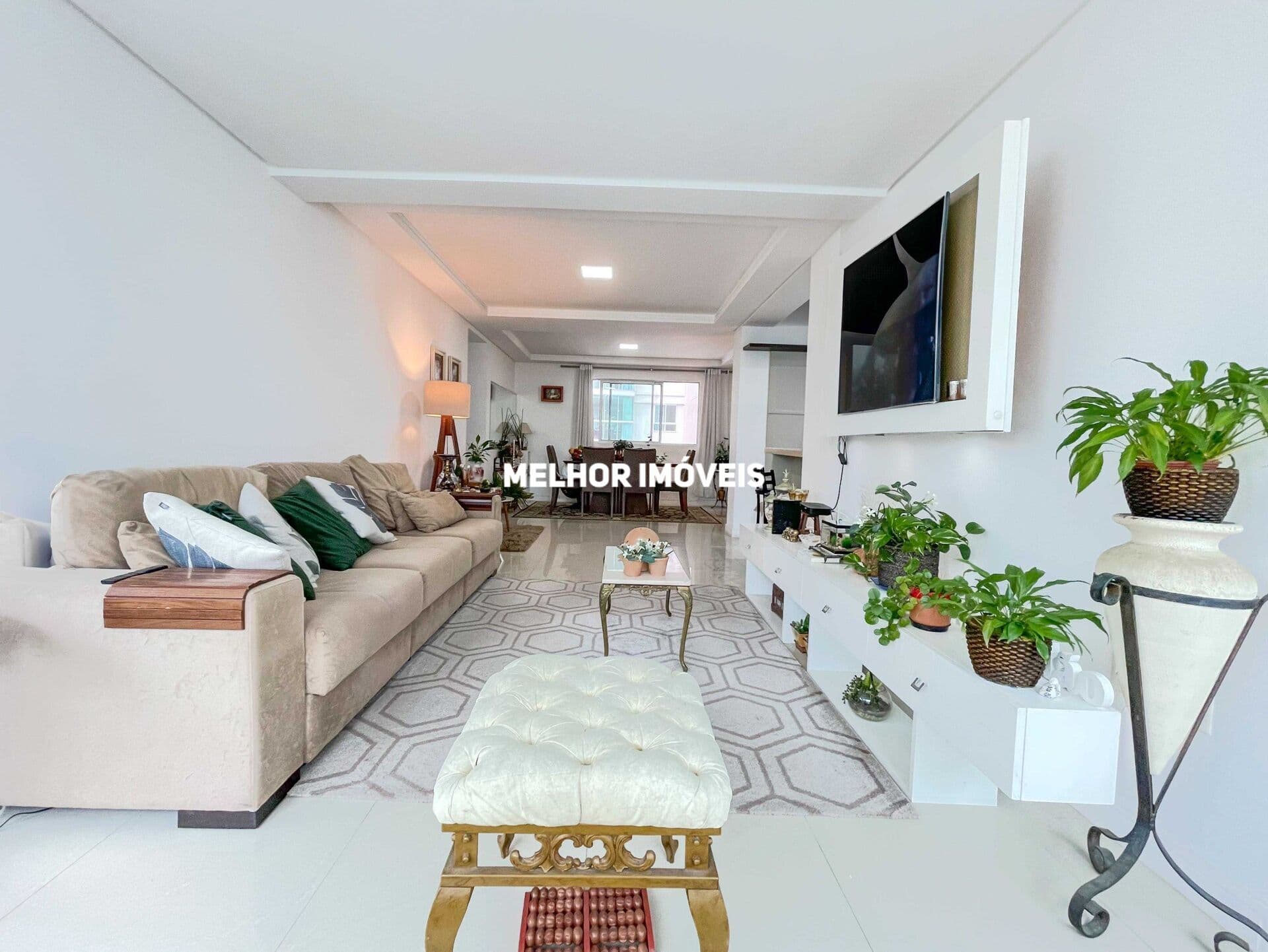 Apartamento Imperdível á venda com 3 suítes, 2 vagas e infraestrutura de lazer completa no bairro Pioneiros.