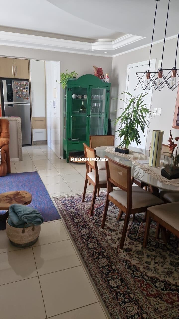 Apartamento á venda na Quadra Mar com 2 dormitórios sendo suíte em Balneário Camboriú.