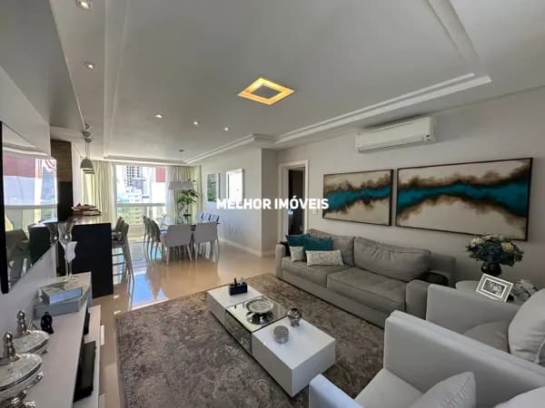 Apartamento á venda com 3 dormitórios mobiliado, decorado e equipado localizado em Balneário Camboriú.