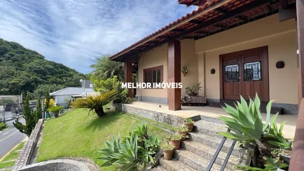 Casa a venda no Condomínio Ariribá com 600m² em Balneário Camboriú