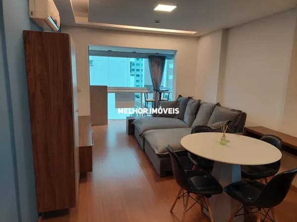 Apartamento a venda no Edifício Terraço da Rainha em Balneário Camboriú.