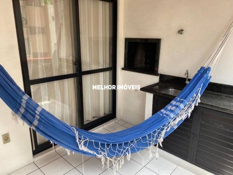 Apartamento na Quadra do Mar á venda com 3 dormitórios e sacada com Churrasqueira em Balneário Camboriú