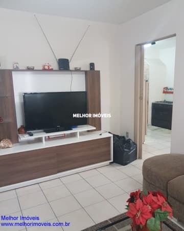 Casa à Venda com 05 Dormitórios sendo 01 Suíte, com Churrasqueira a Carvão, com Ampla Varanda, localizada no Centro em Balneário Camboriú.
