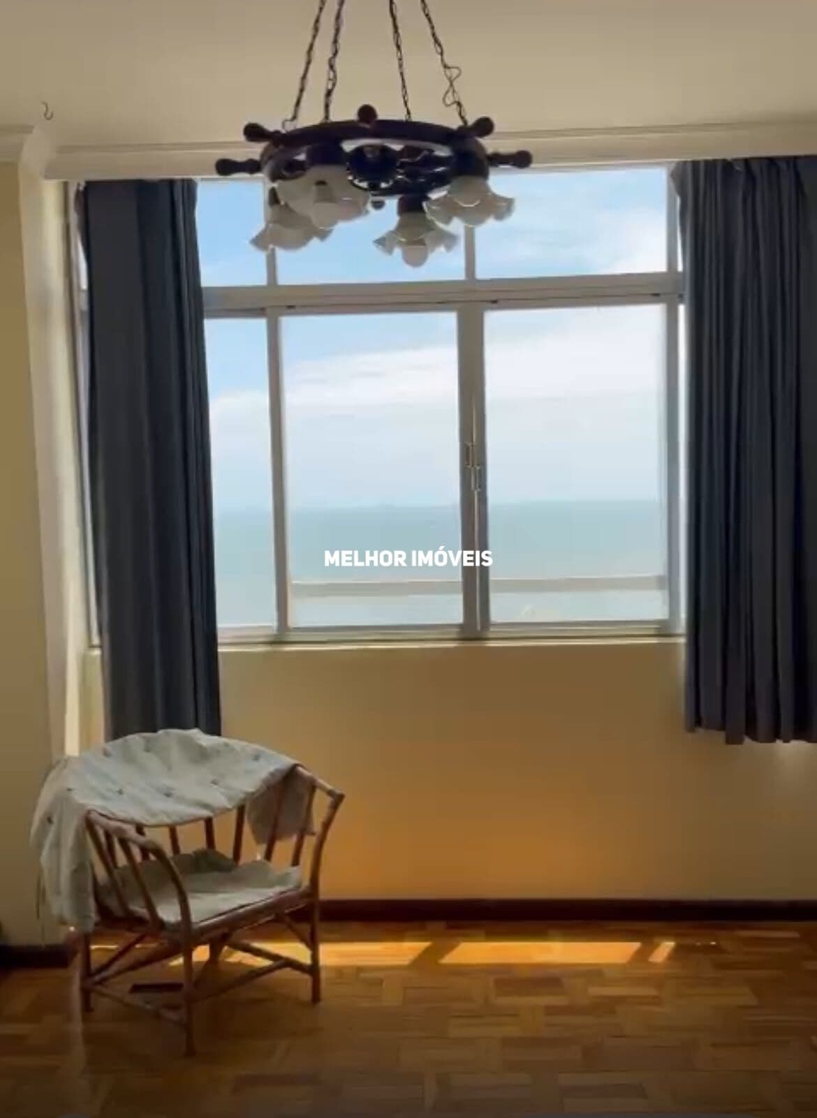 Apartamento Frente Mar á venda localizado em Balneário Camboriú