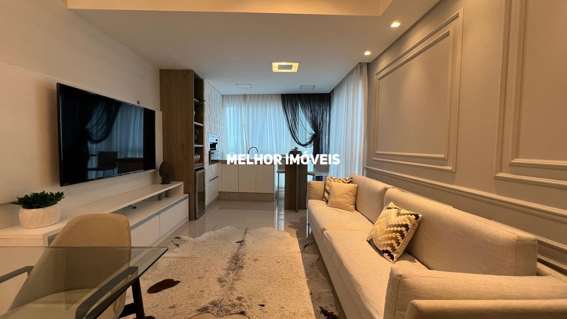Apartamento á venda no Pioneiros com 4 dormitórios e 3 vagas de garagem localizado em Balneário Camboriú.