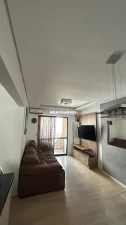Apartamento á venda no Edifício Bruna Caroline com 3 dormitórios localizado no centro de Balneário Camboriú.