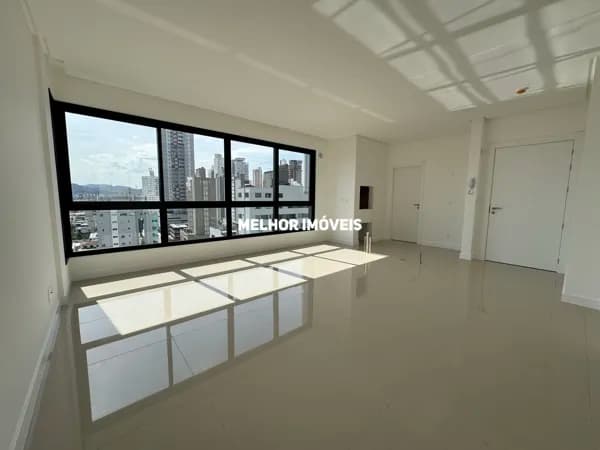 Apartamento á venda com 3 suítes no centro Sul de Balneário Camboriú - SC