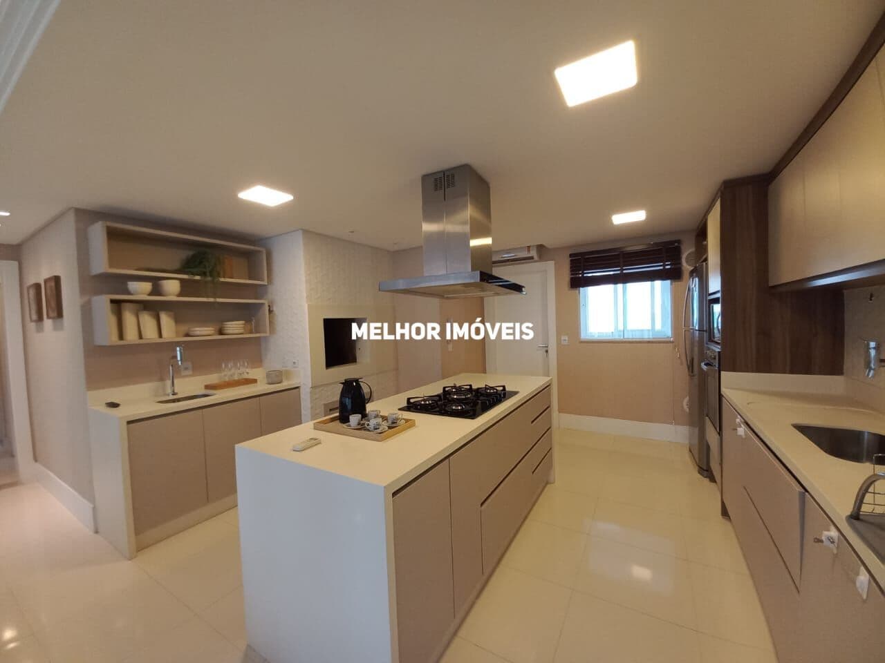 Apartamento mobiliado á venda com 3 Suítes, 2 vagas de garagem localizado em Balneário Camboriú
