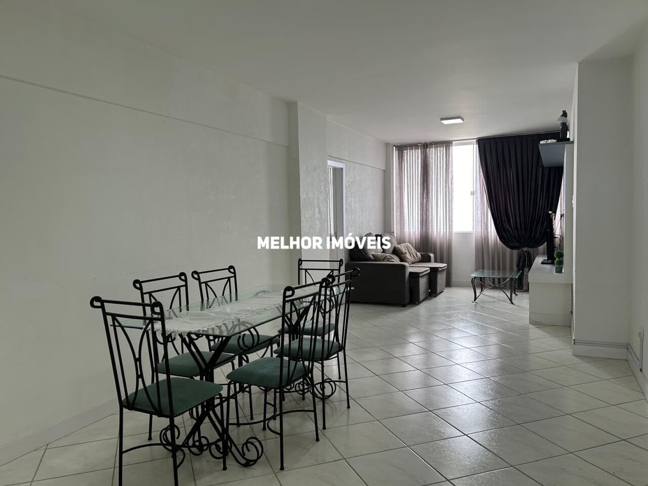 Apartamento mobiliado á venda na Quadra Mar com 3 dormitórios 1 vaga privativa localizado em Balneário Camboriú