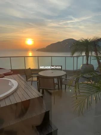 Apartamento Garden alto padrão á venda localizado em Frente Mar em Balneário Camboriú.