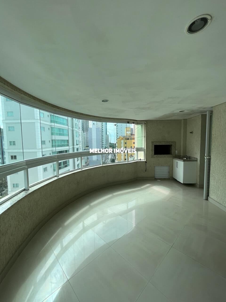 Apartamento á Venda com 03 Dormitórios sendo 01 Suíte Localizado Barra norte em Balneário Camboriú - SC
