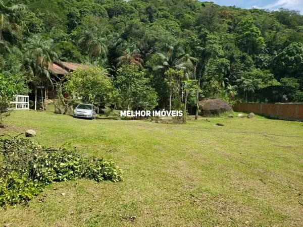 Sítio á venda com uma ótima localização no Sertão de Trombudo em Itapema