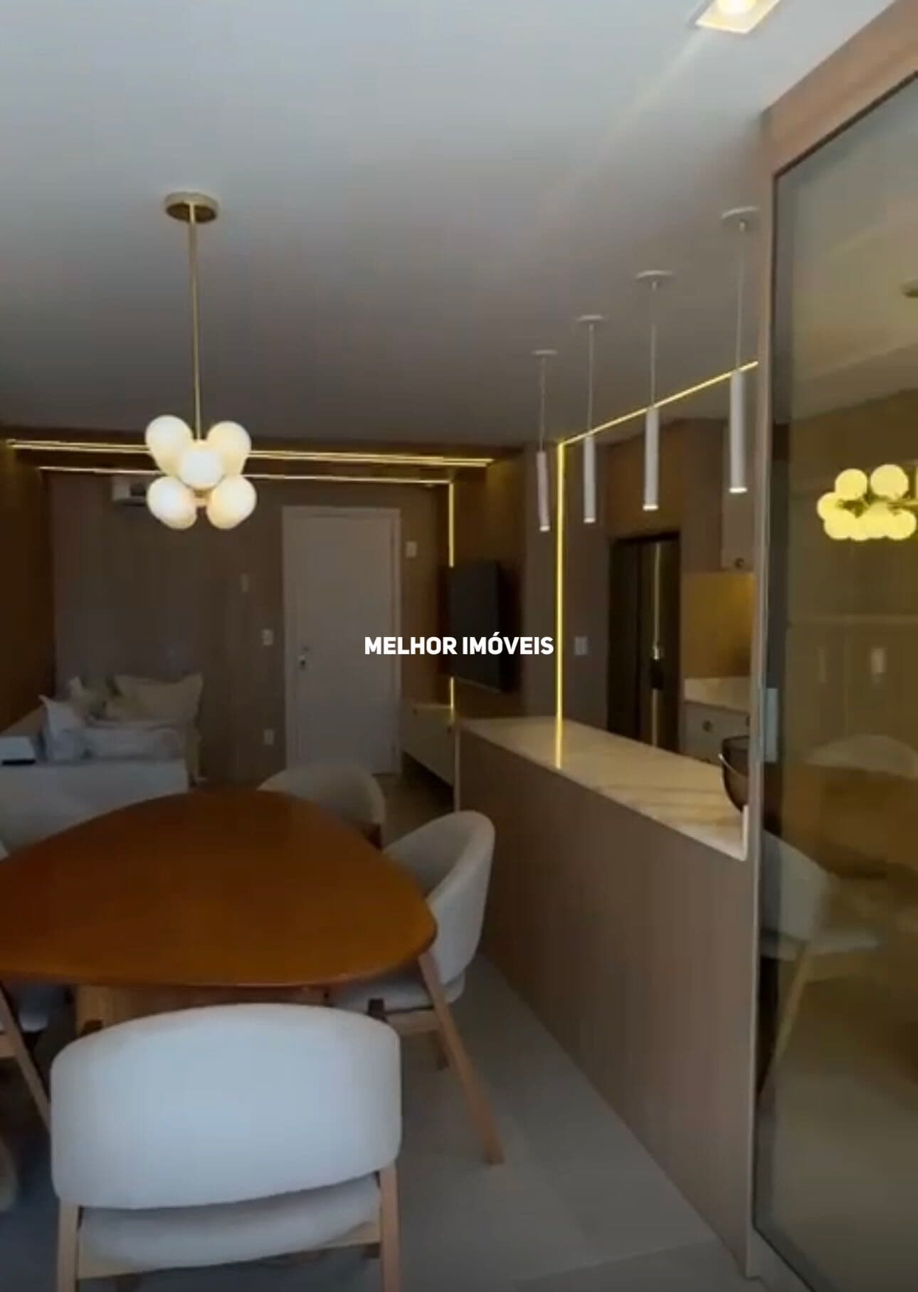 Apartamento á venda no Edifício Duo Praia Brava