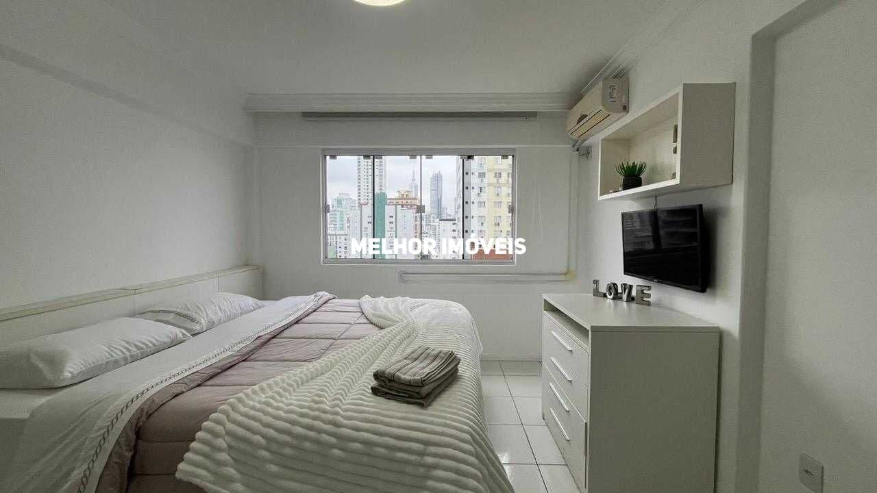 Locação Anual com 3 dormitórios sendo 2 suítes, mobiliado e equipado em Prédio Frente Mar - Balneário Camboriú