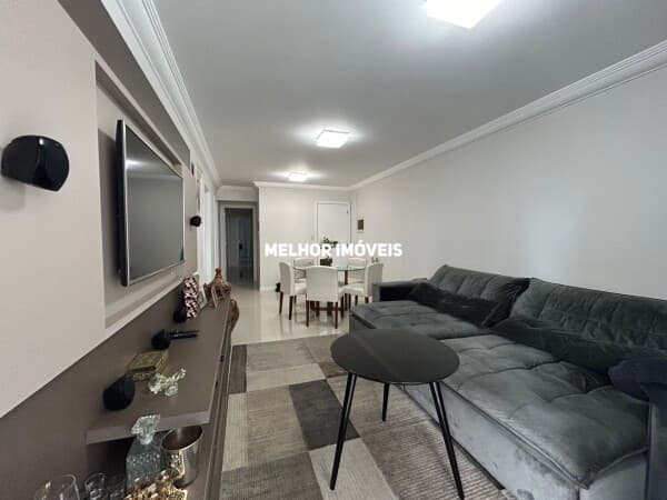 Apartamento à venda com 3 dormitórios e 2 vagas privativas no Centro de Balneário Camboriú