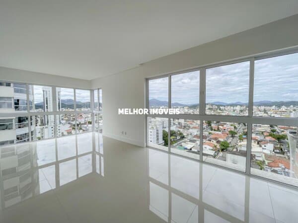 Apartamento 2ª Quadra Mar com 03 Suítes em Balneário Camboriú/SC