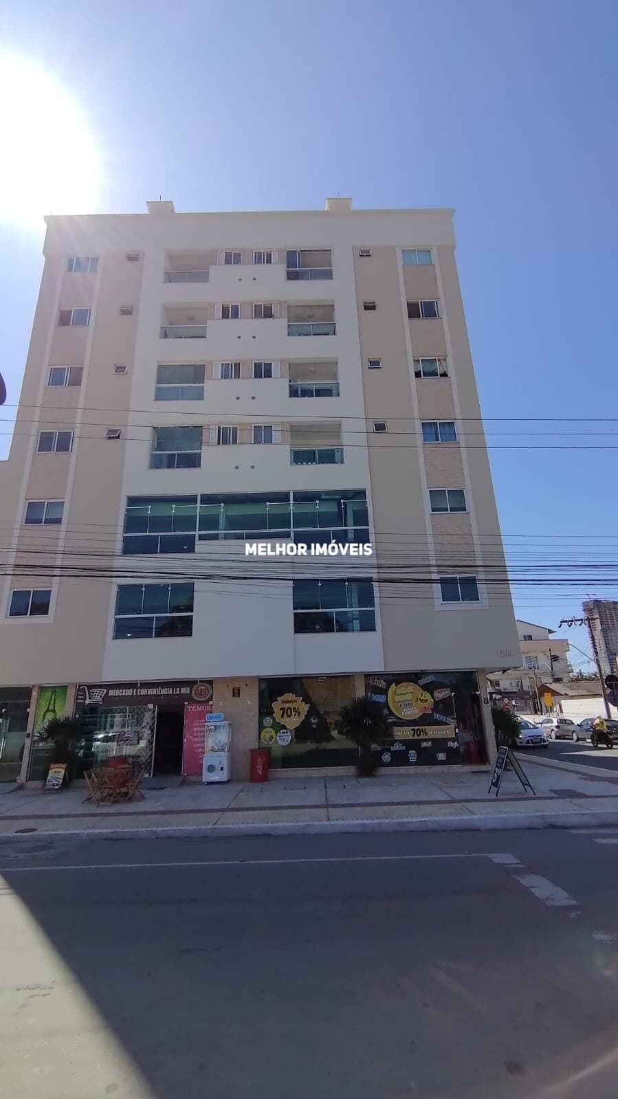 Apartamento à venda com 02 dormitórios Localizado no bairro Municípios em Balneário Camboriú