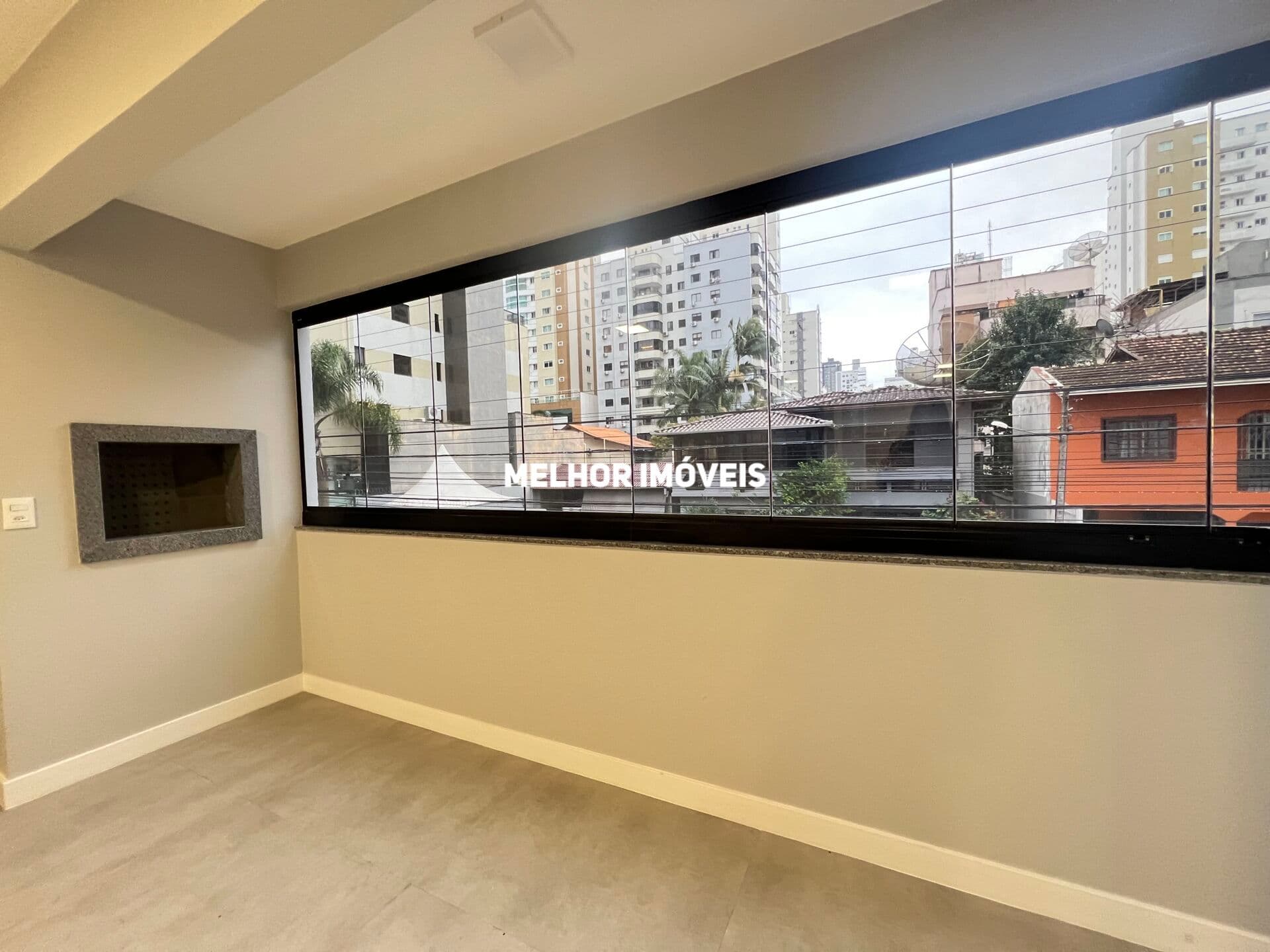 Apartamento Garden à Venda com 03 Dormitório sendo 01 Suíte Localizado em Balneário Camboriú - SC