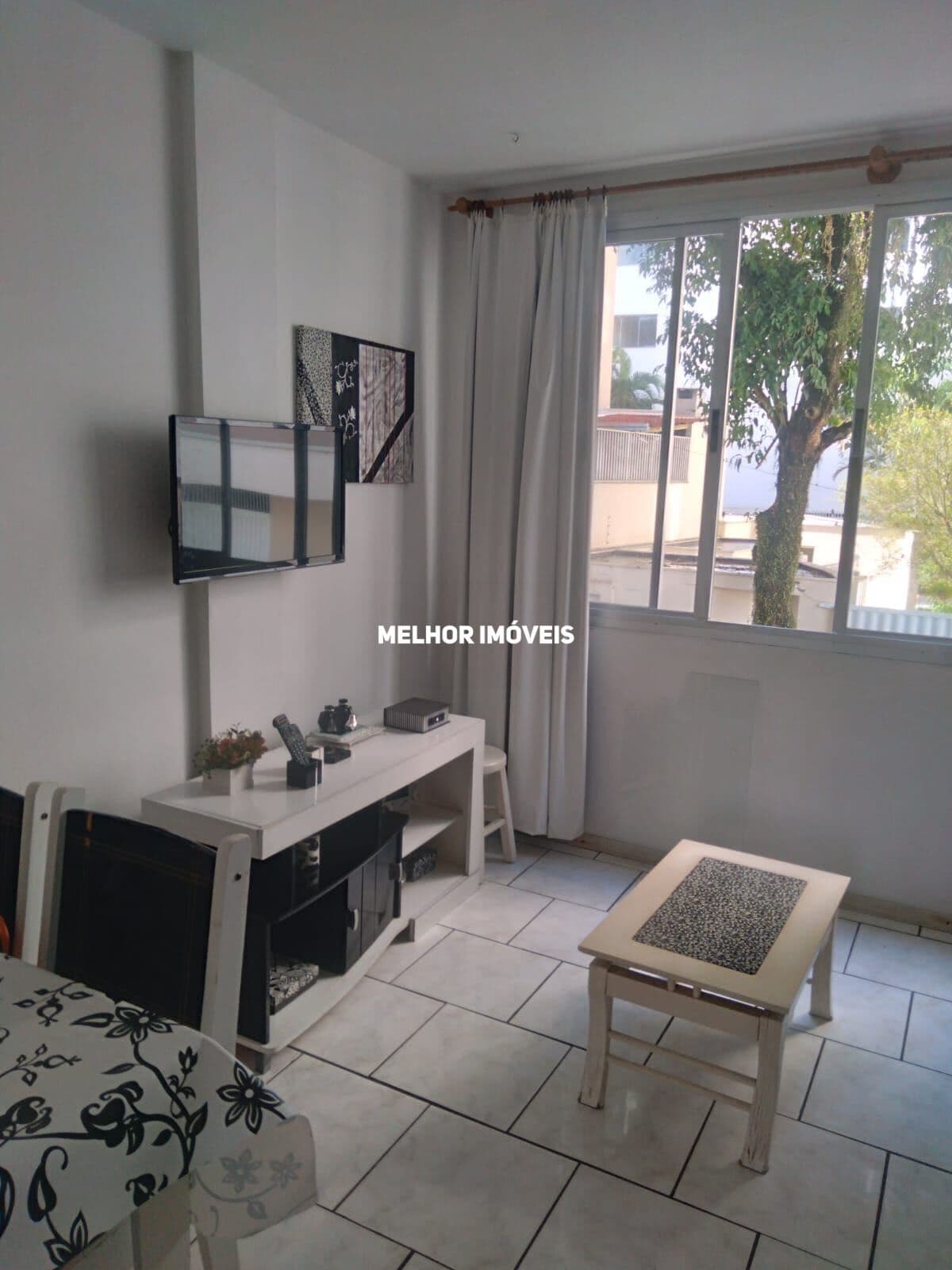 Apartamento Quadra Mar com 2 dormitórios e 1 vaga de garagem privativa localizado em Balneário Camboriú .