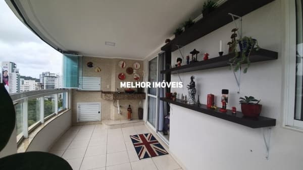 Apartamento Mobiliado à Venda com 02 Dormitórios sendo 01 Suíte, Sacada com Churrasqueira Localizado na Quadra Mar em Balneário Camboriú - SC