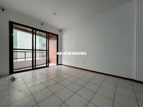 Apartamento á venda com 3 dormitórios no Edifício Império do Sol em Balneário Camboriú.
