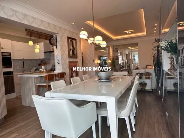 Apartamento á venda finamente mobiliado com 3 suítes, 2 vagas no centro Balneário Camboriú