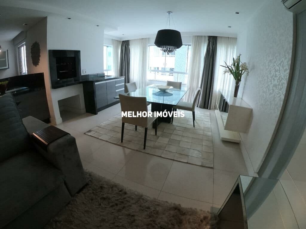 Apartamento à Venda com 03 Suítes, Localizado no Centro de Balneário Camboriú