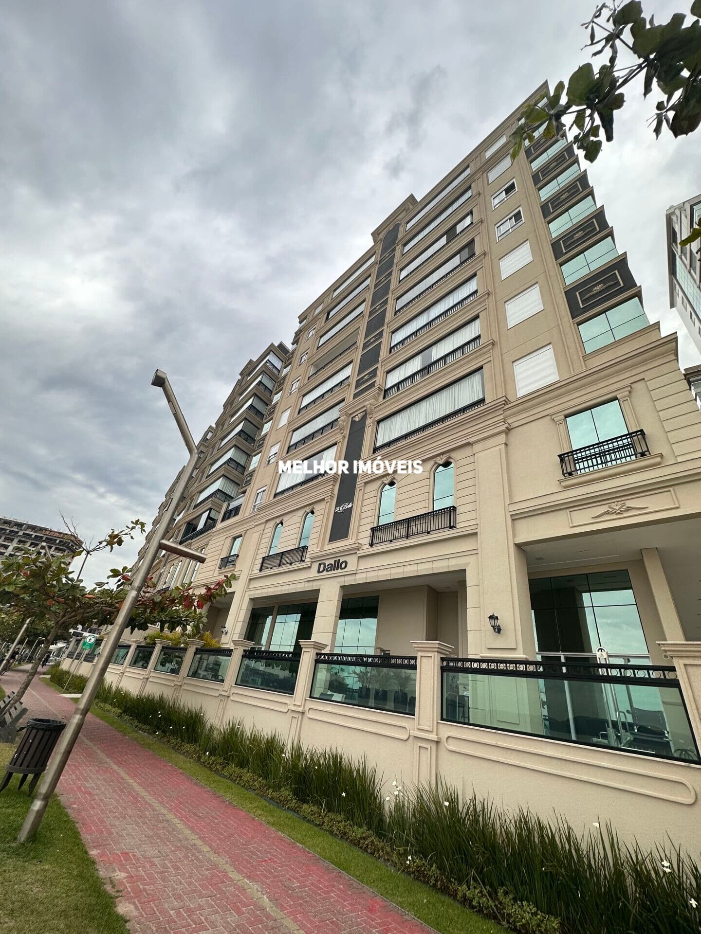 Apartamento Alto Padrão Frente Mar à venda com 04 suítes sendo 01 máster localizado em Itapema - SC