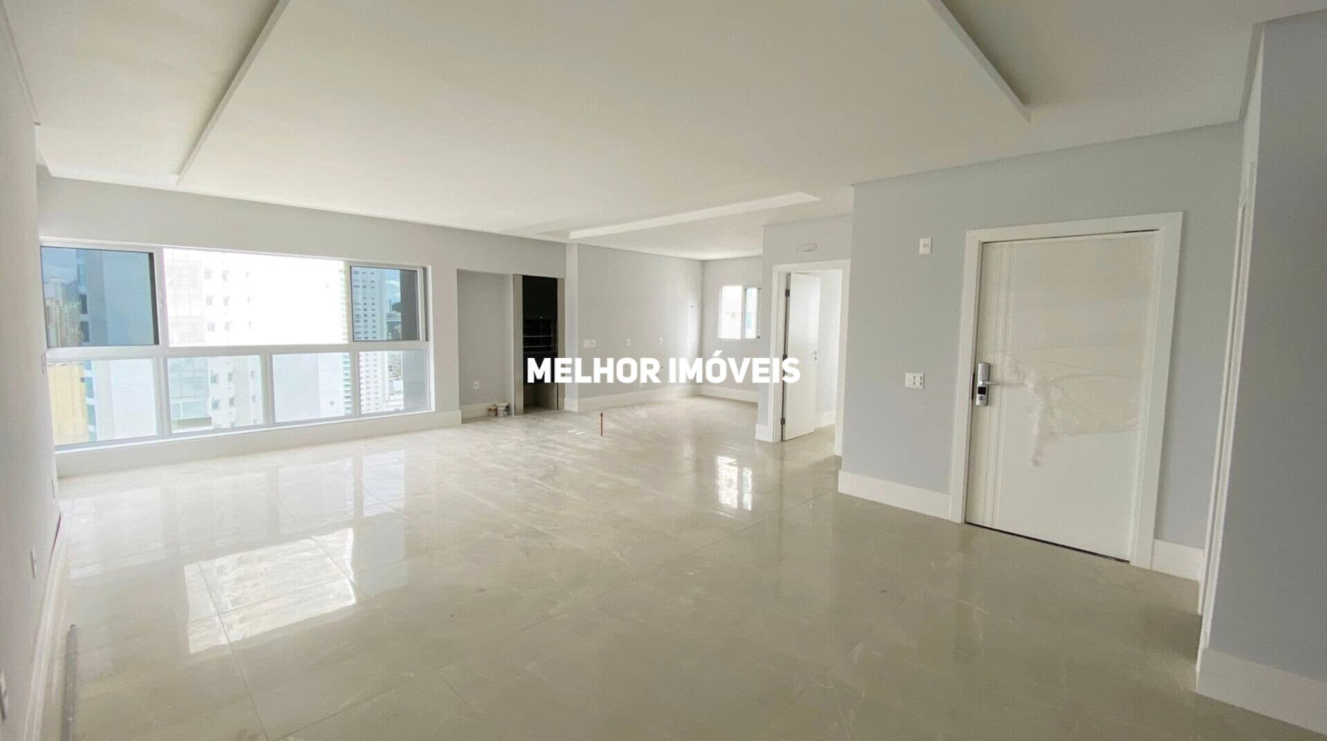 Apartamento 2ª Quadra Mar com 03 Suítes em Balneário Camboriú/SC