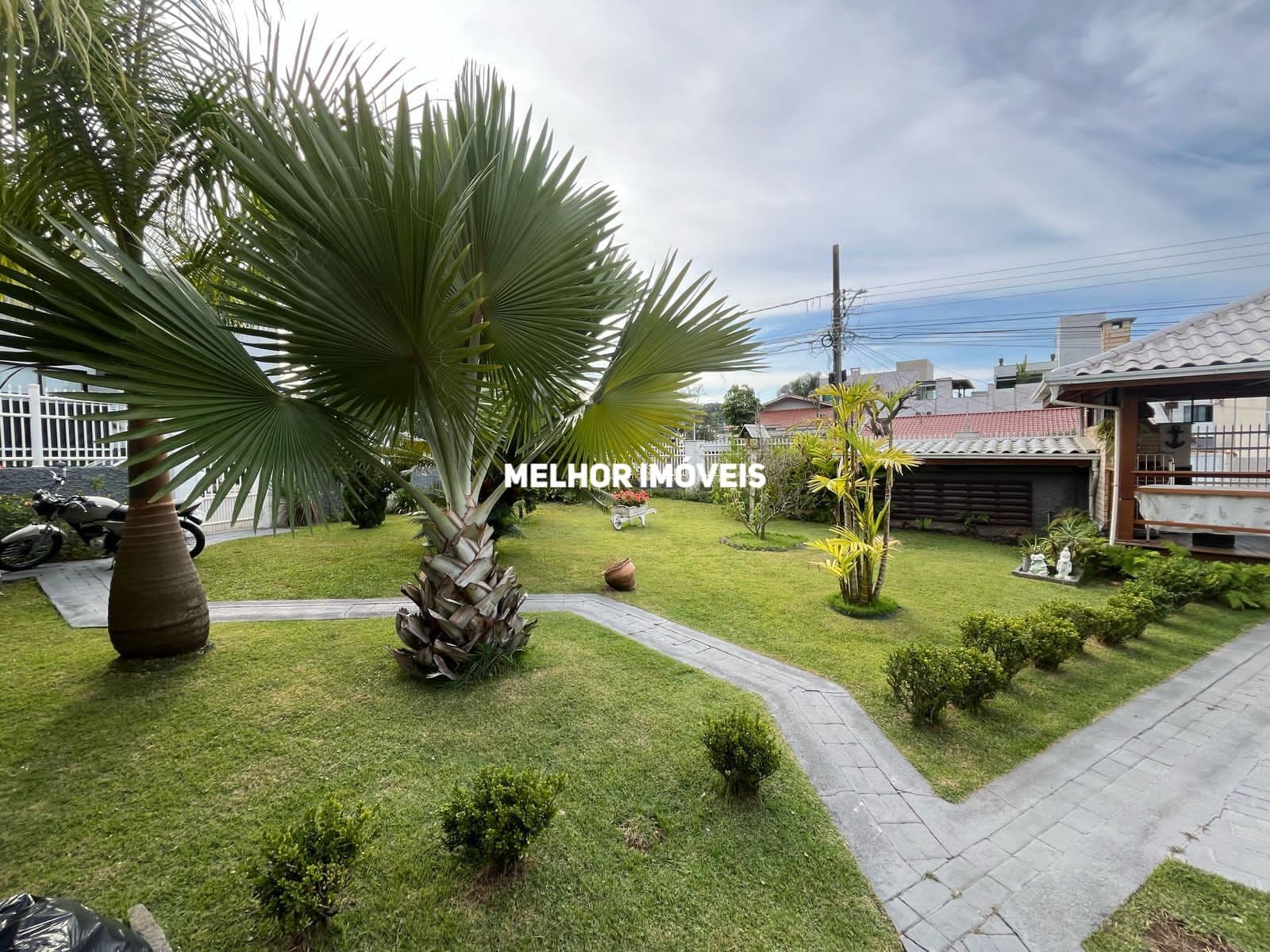 Exclusividade terreno com 03 Sobrados Geminados à Venda – Praia dos Amores, Balneário Camboriú