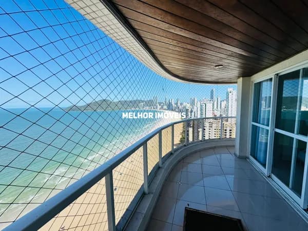 Cobertura Triplex no Edifício Marquês de Olinda em Balneário Camboriú