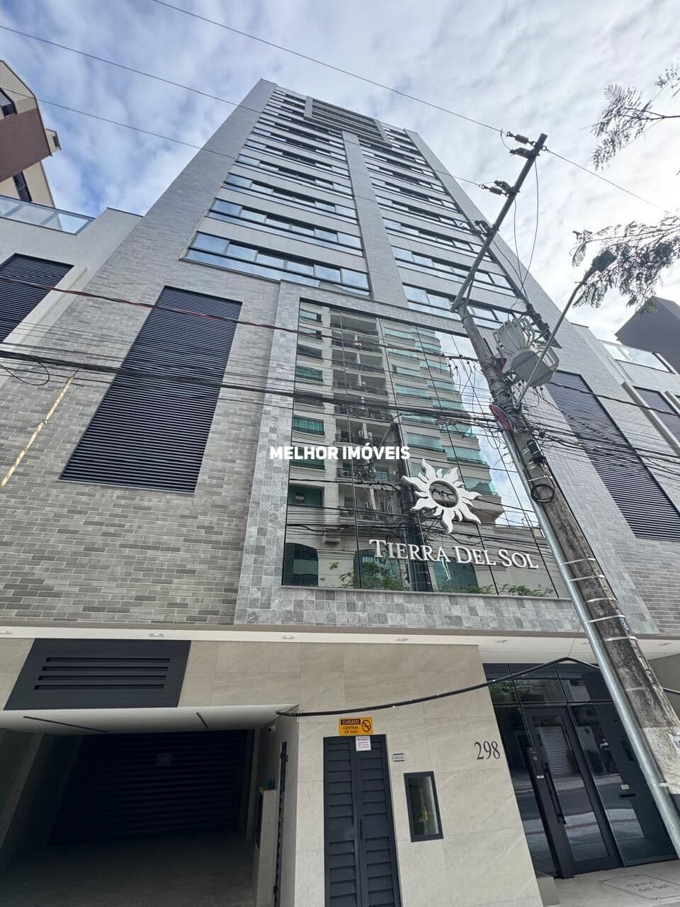 Cobertura à venda no Edifício Tierra Del Sol no centro de Balneário Camboriú.