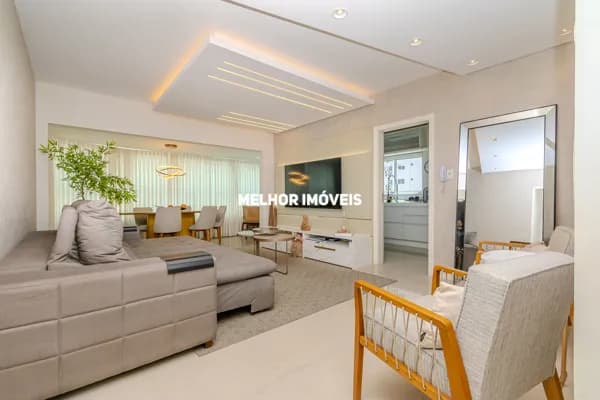 Apartamento com 3 dormitórios e 2 Vagas de garagem no centro de Balneário Camboriú.