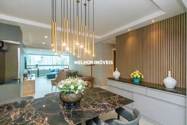 Apartamento Alto Padrão à venda com 3 suítes e 3 vagas privativas em Balneário Camboriú -SC