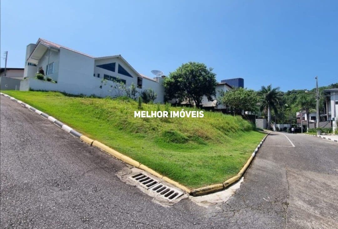 Terreno a venda no Condomínio Residencial Ariribá com 360 m² em Balneário Camboriú