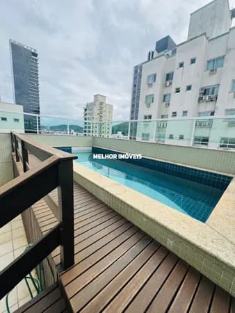Cobertura á venda com 4 dormitórios, 3 vagas de garagem e piscina privativa localizada no centro de Balneário Camboriú/SC