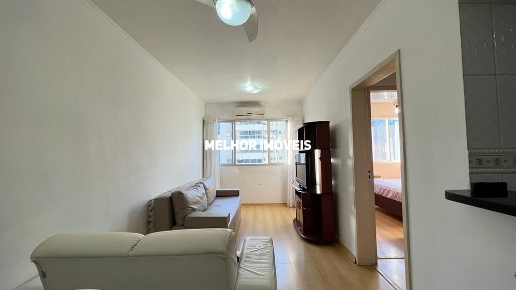 Apartamento Mobiliado com 01 dormitório na Quadra Mar de Balneário Camboriú.