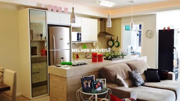 Apartamento á venda com 2 suítes e 2 vagas com uma localização privilegiada no centro de Balneário Camboriú