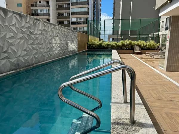 More na quadra do mar!