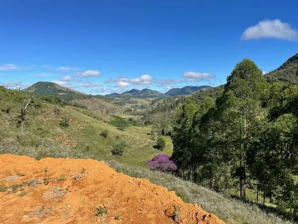 Terreno à venda no bairro Centro em Dores do Rio Preto/ES