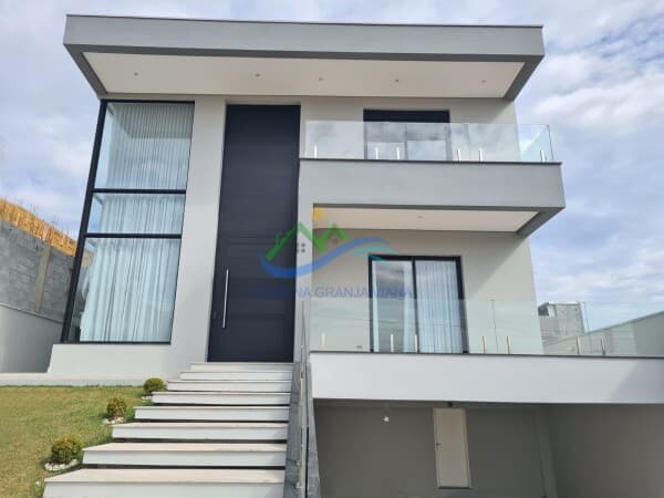 Casa de Condomínio em Cotia - São Paulo II
