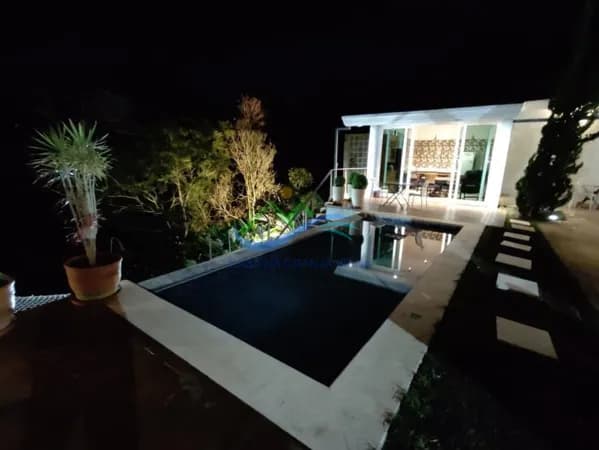 Casa em condomínio na Granja Viana