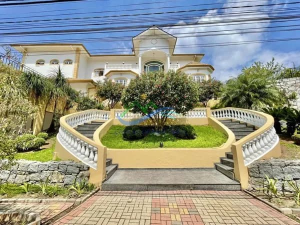 Casa de Condomínio em Cotia - São Paulo II
