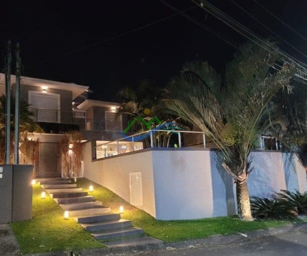 Casa de Condomínio em Carapicuíba - Golf Village