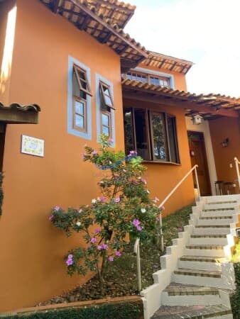 Casa de Condomínio em Cotia - Jardim das Flores