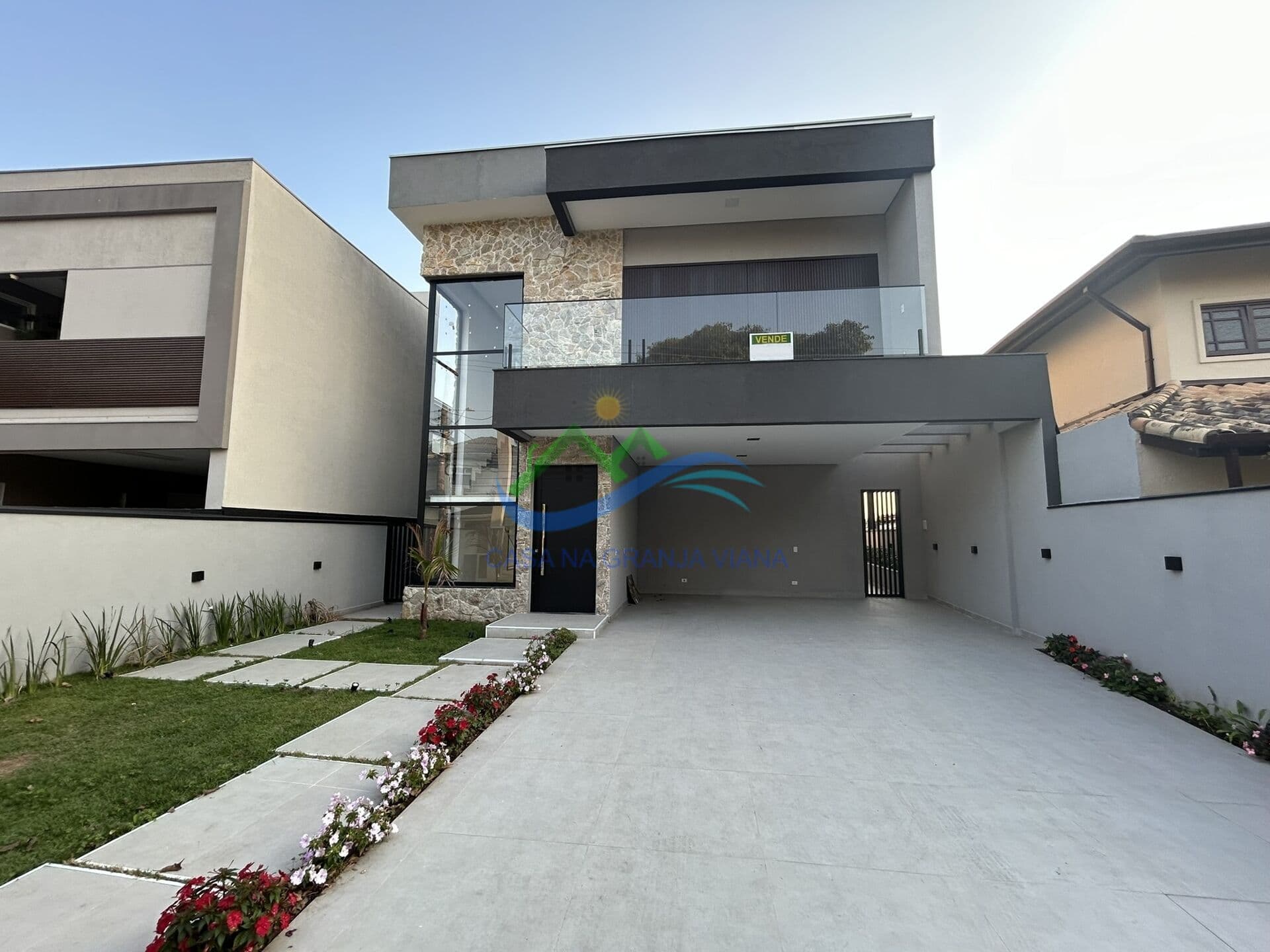 Casa de Condomínio em Cotia - São Paulo II