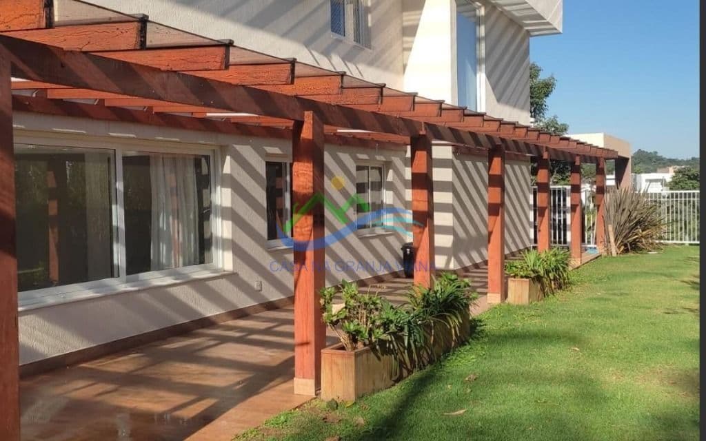 Casa de Condomínio em Cotia - Vintage